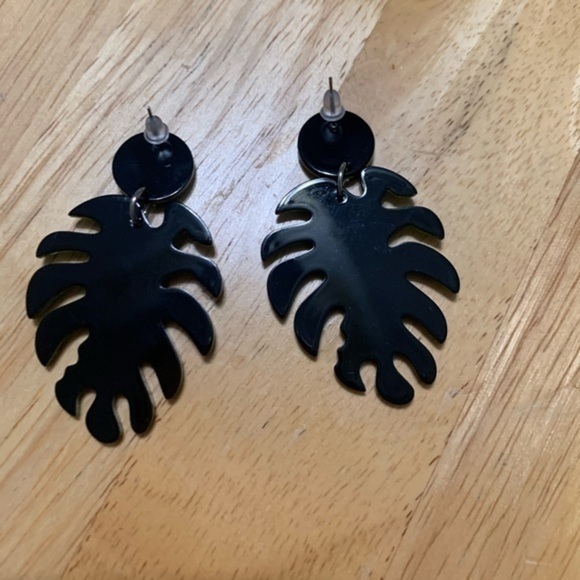 Green Acrylic Dangle Hoop Earrings - Picture 4 of 5